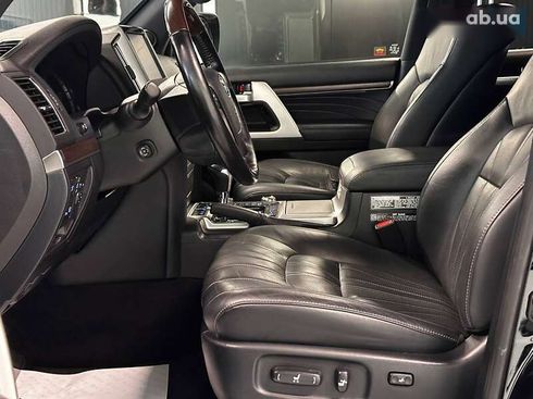 Toyota Land Cruiser 2020 - фото 17