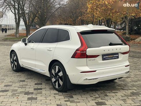 Volvo XC60 2023 - фото 15