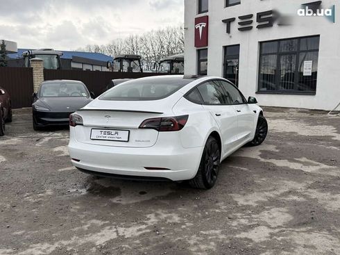 Tesla Model 3 2022 - фото 17