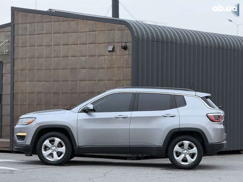 Jeep Compass 2018 - фото 12