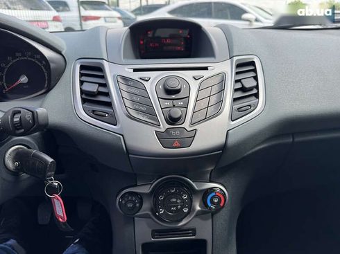 Ford Fiesta 2011 - фото 18