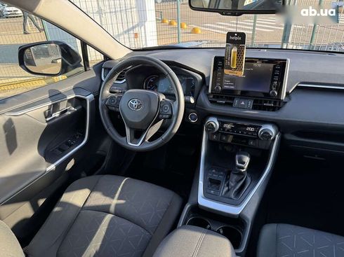 Toyota RAV4 2021 - фото 30