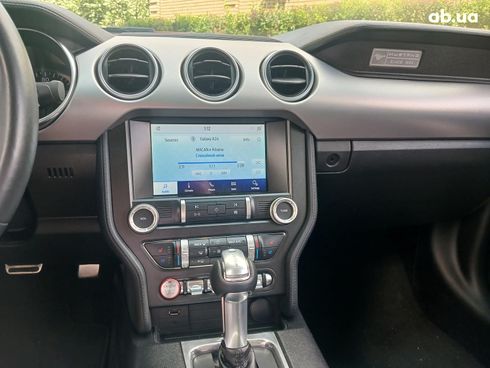 Ford Mustang 2019 красный - фото 15