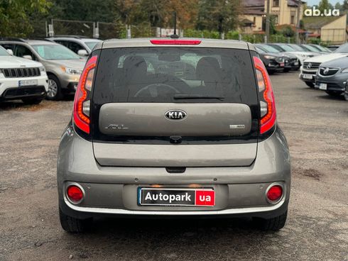 Kia Soul 2017 серый - фото 6