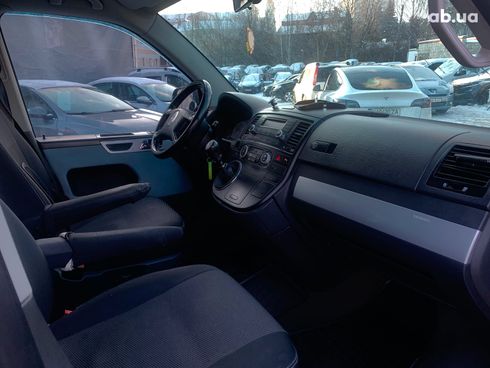 Volkswagen Multivan 2007 серый - фото 29