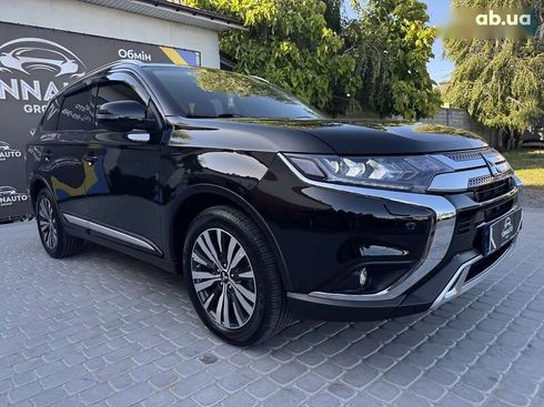 Mitsubishi Outlander 2021 - фото 25