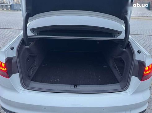 Audi A4 2022 - фото 26