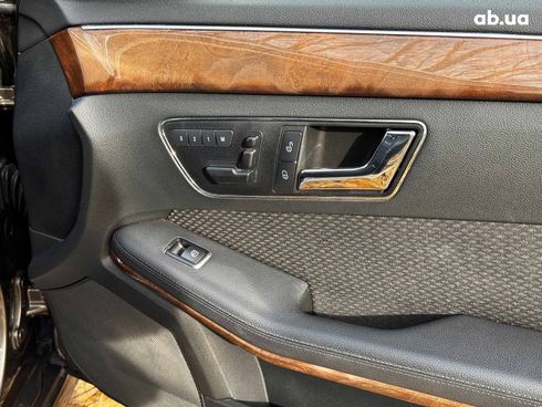 Mercedes-Benz E-Класс 2011 серый - фото 90