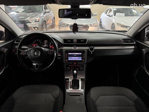 Volkswagen Passat 2011 черный - фото 7