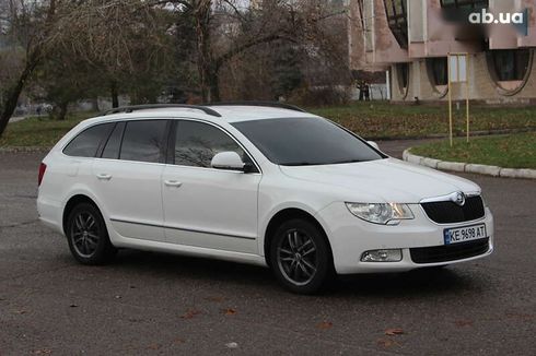 Skoda Superb 2011 - фото 5
