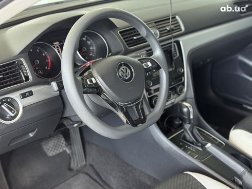 Volkswagen Passat 2016 белый - фото 18