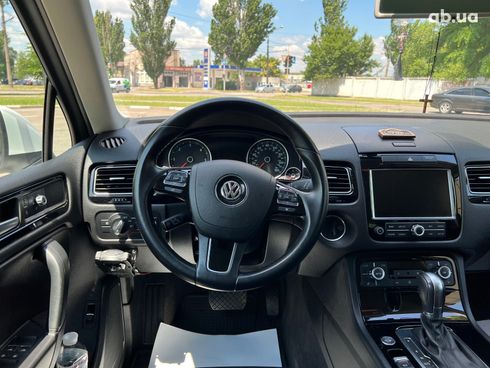 Volkswagen Touareg 2014 белый - фото 23