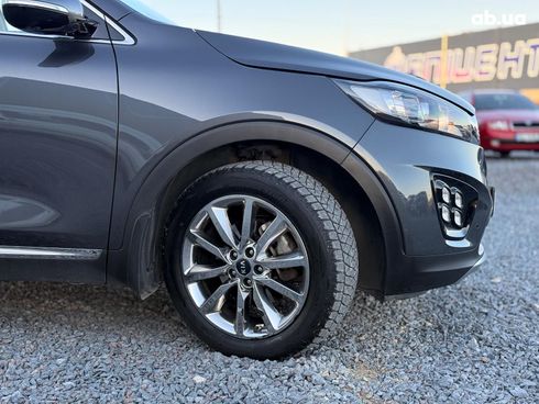 Kia Sorento 2017 серый - фото 12