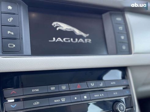 Jaguar XF 2016 - фото 16