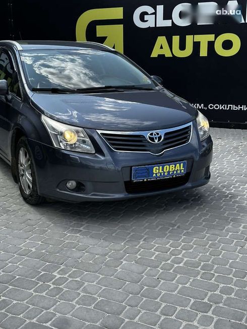Toyota Avensis 2010 - фото 4