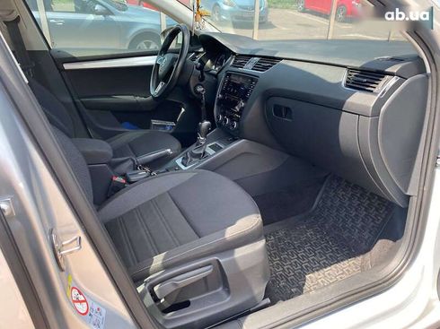 Skoda Octavia 2020 - фото 9