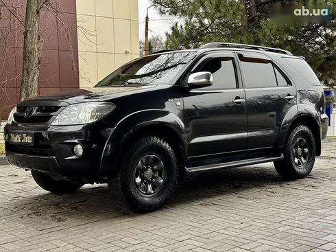 Toyota Fortuner 2007 - фото 3