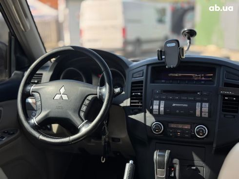 Mitsubishi Pajero Wagon 2008 бежевый - фото 38
