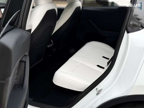 Tesla Model Y 2024 - фото 15