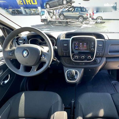 Renault Trafic 2021 - фото 22