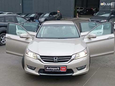 Honda Accord 2013 бежевый - фото 17