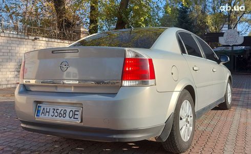 Opel Vectra 2005 серебристый - фото 2