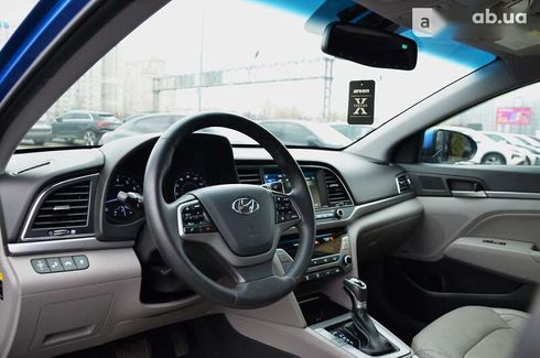 Hyundai Elantra 2017 - фото 28