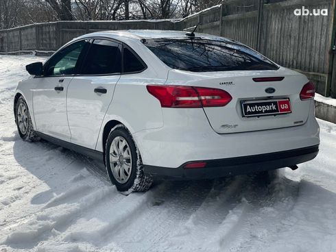 Ford Focus 2016 белый - фото 8