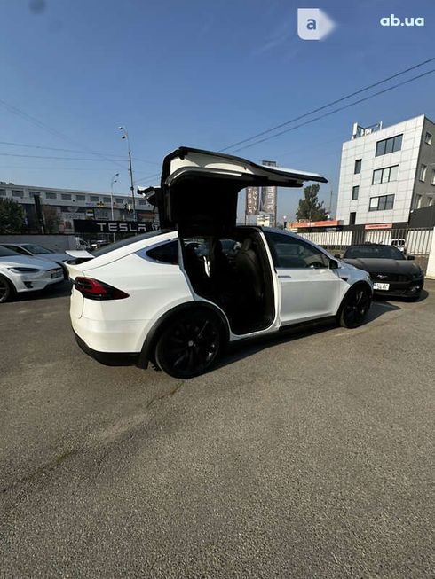 Tesla Model X 2019 - фото 18