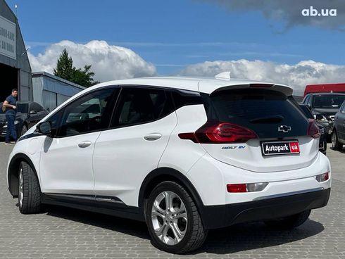 Chevrolet Bolt 2020 белый - фото 7