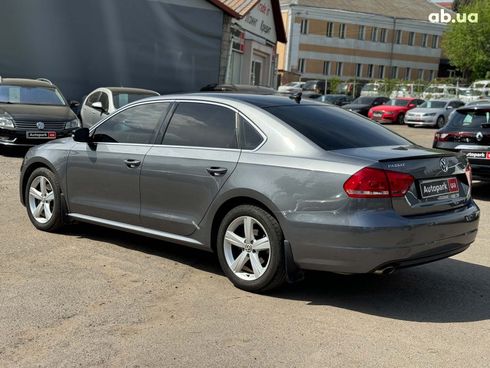 Volkswagen Passat 2015 серый - фото 7