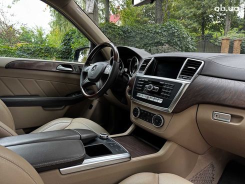 Mercedes-Benz GL-Класс 2015 черный - фото 37