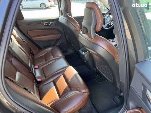 Volvo XC60 2017 - фото 29