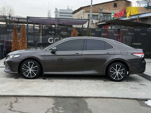 Toyota Camry 2018 - фото 7
