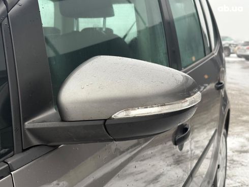 Volkswagen Touran 2011 серый - фото 15