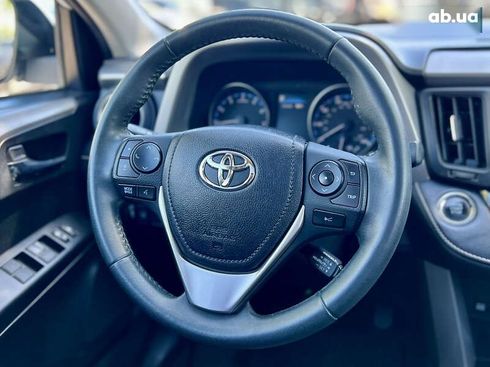 Toyota RAV4 2017 - фото 25