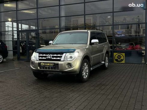 Mitsubishi Pajero Wagon 2012 - фото 3