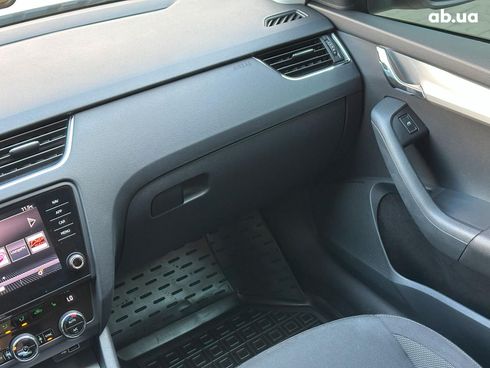 Skoda octavia a7 2019 белый - фото 19
