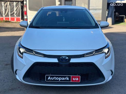 Toyota Corolla 2021 белый - фото 2