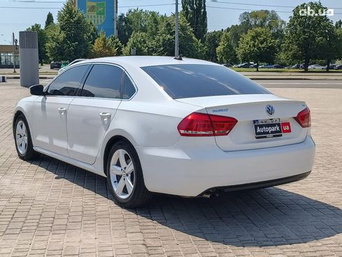 Volkswagen Passat 2015 бежевый - фото 12