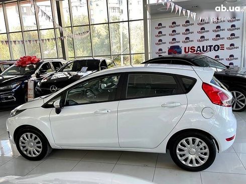 Ford Fiesta 2016 - фото 8