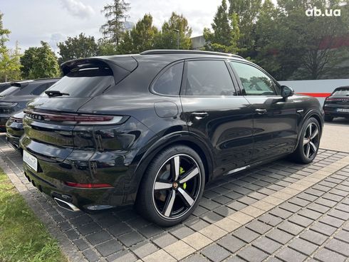 Porsche Cayenne Coupe 2024 - фото 38