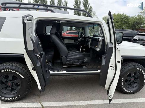 Toyota FJ Cruiser 2008 - фото 15