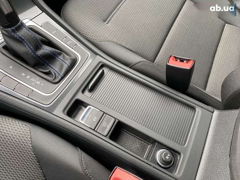 Volkswagen e-Golf 2020 - фото 25