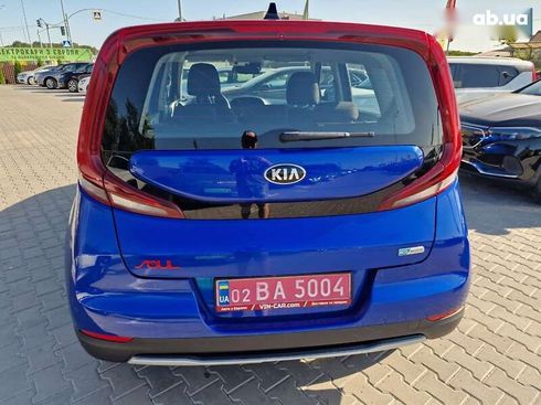Kia Soul EV 2021 - фото 14