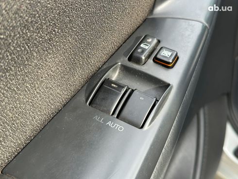 Toyota Corolla 2005 серый - фото 18