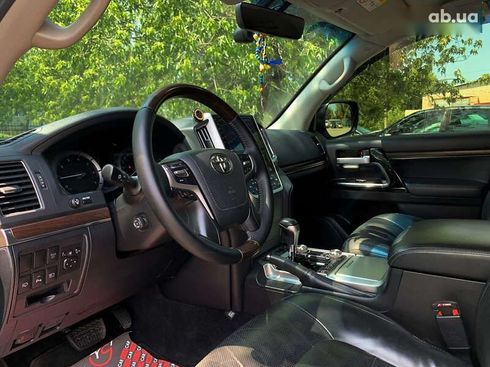 Toyota Land Cruiser 2017 - фото 22