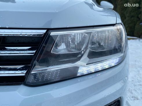 Volkswagen Tiguan 2018 серый - фото 12