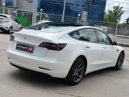 Tesla Model 3 2023 белый - фото 11