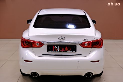 Infiniti Q50 2015 белый - фото 6